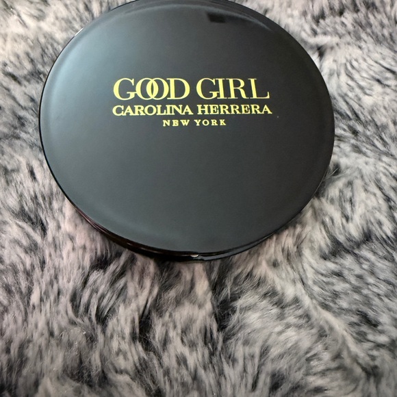 Carolina Herrera gift set. - Picture 5 of 5